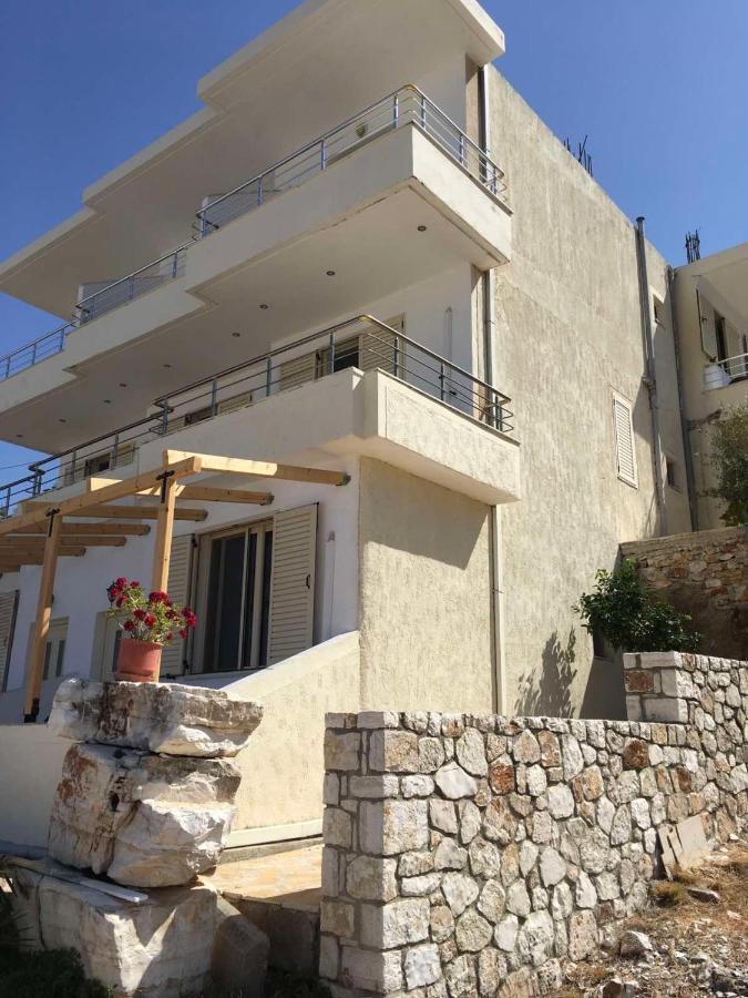 Bluemoon Suites Sarandë 外观 照片