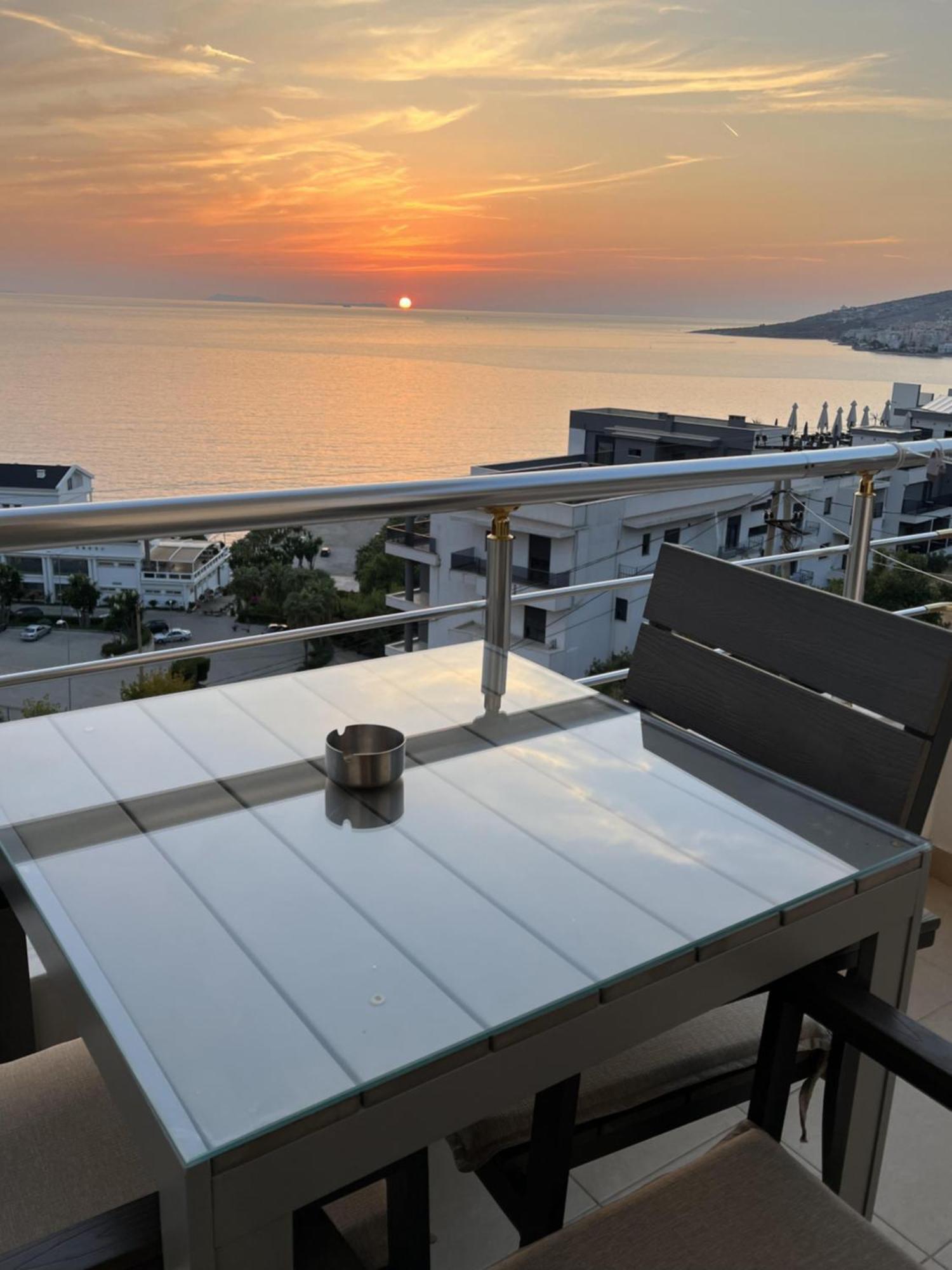 Bluemoon Suites Sarandë 外观 照片