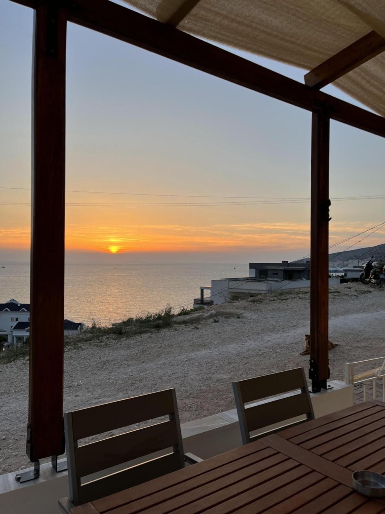 Bluemoon Suites Sarandë 外观 照片