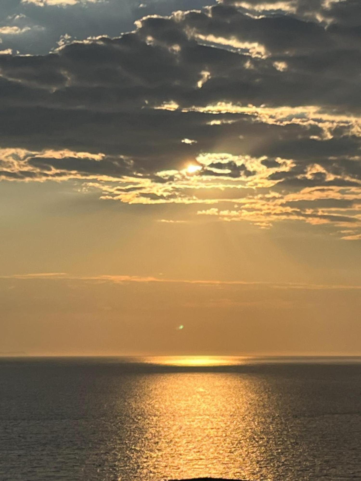 Bluemoon Suites Sarandë 外观 照片