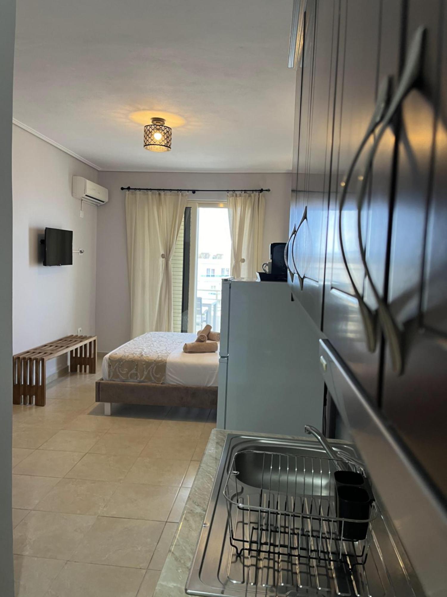 Bluemoon Suites Sarandë 外观 照片