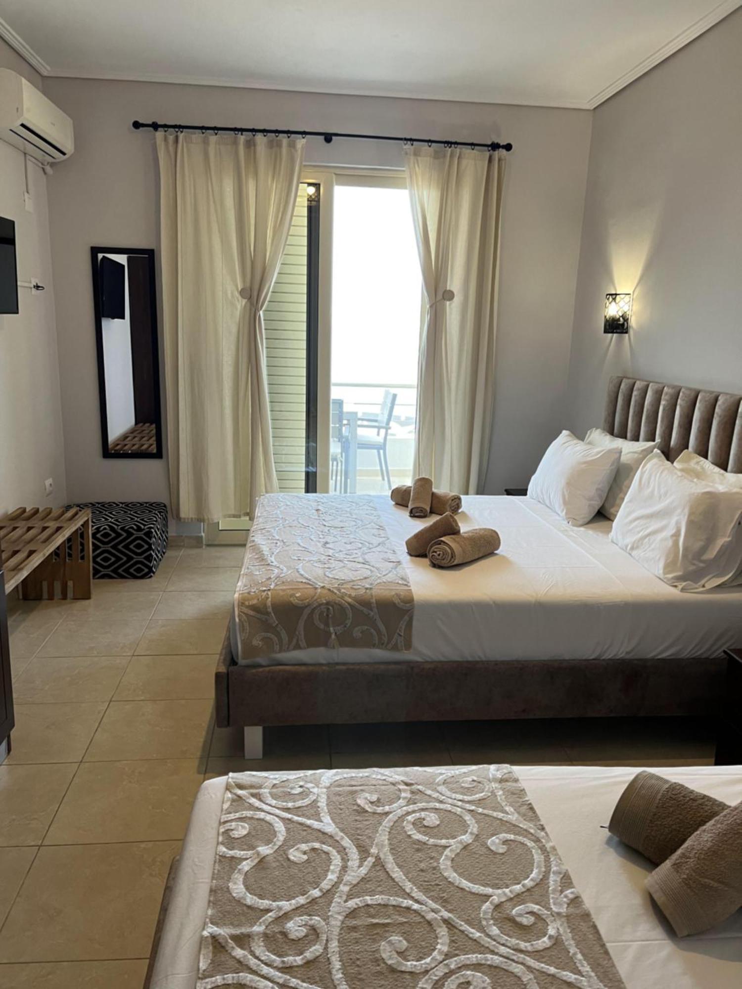 Bluemoon Suites Sarandë 外观 照片