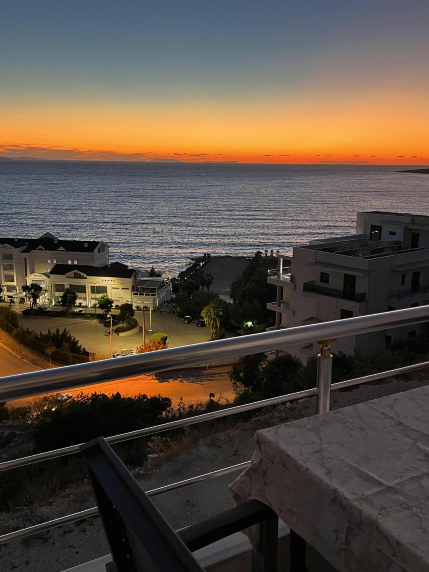 Bluemoon Suites Sarandë 外观 照片