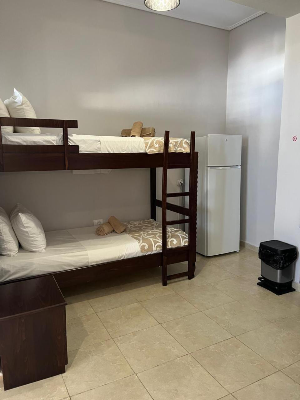 Bluemoon Suites Sarandë 外观 照片