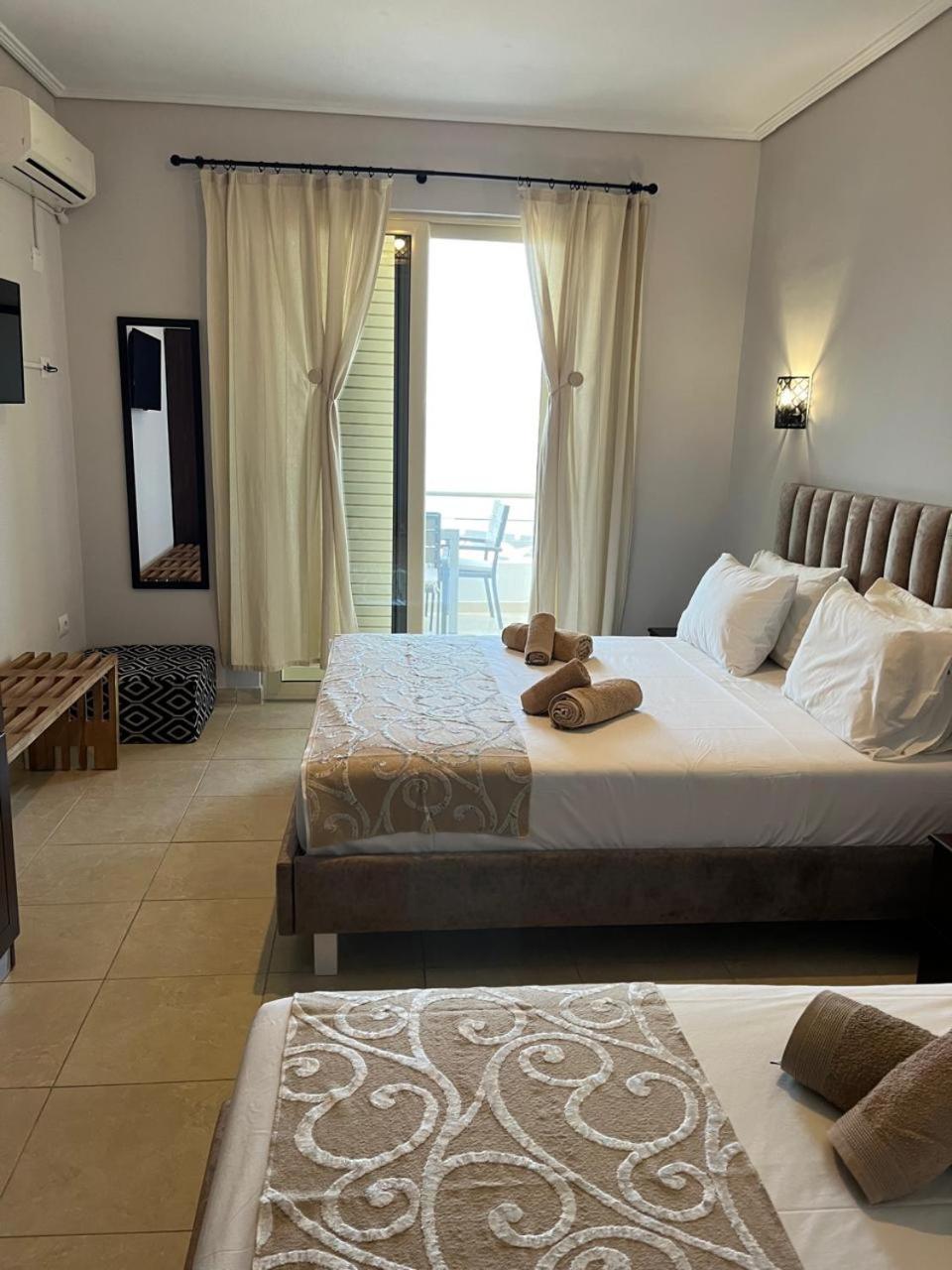 Bluemoon Suites Sarandë 外观 照片