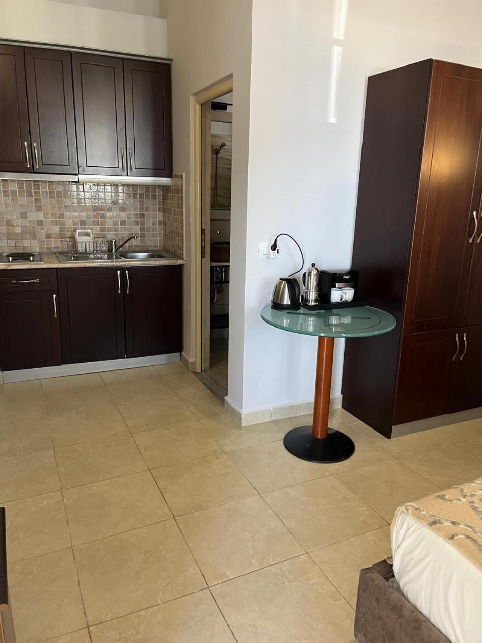 Bluemoon Suites Sarandë 外观 照片